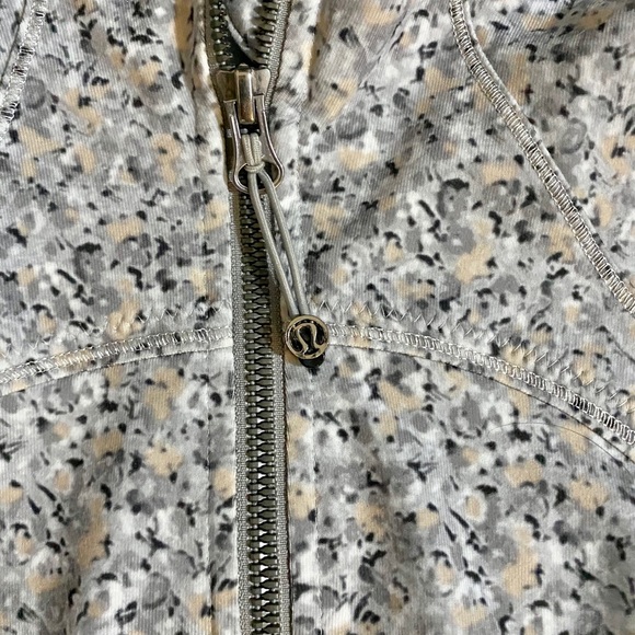 Lululemon jacket - Picture 3 of 3